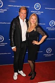 Dieter Bohlen mit Moderatorin Barbara Osthoff (©Foto: Martin Schmitz)